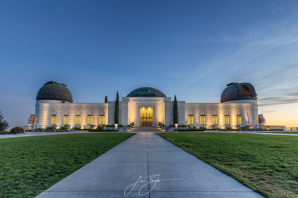 Griffith Park Observatory - Los Angeles, USA by Jon Barker